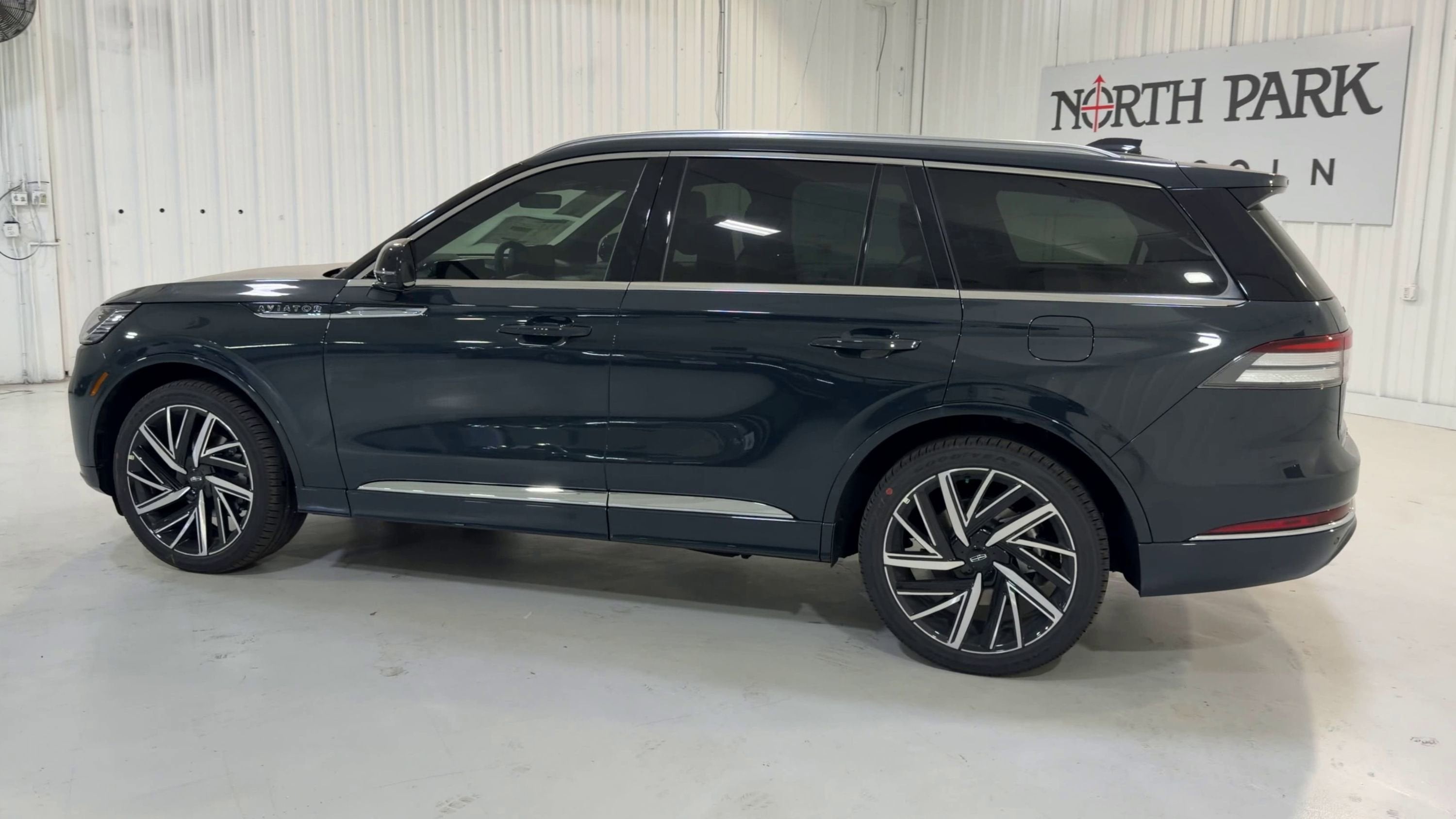 2025 Lincoln Aviator Black Label