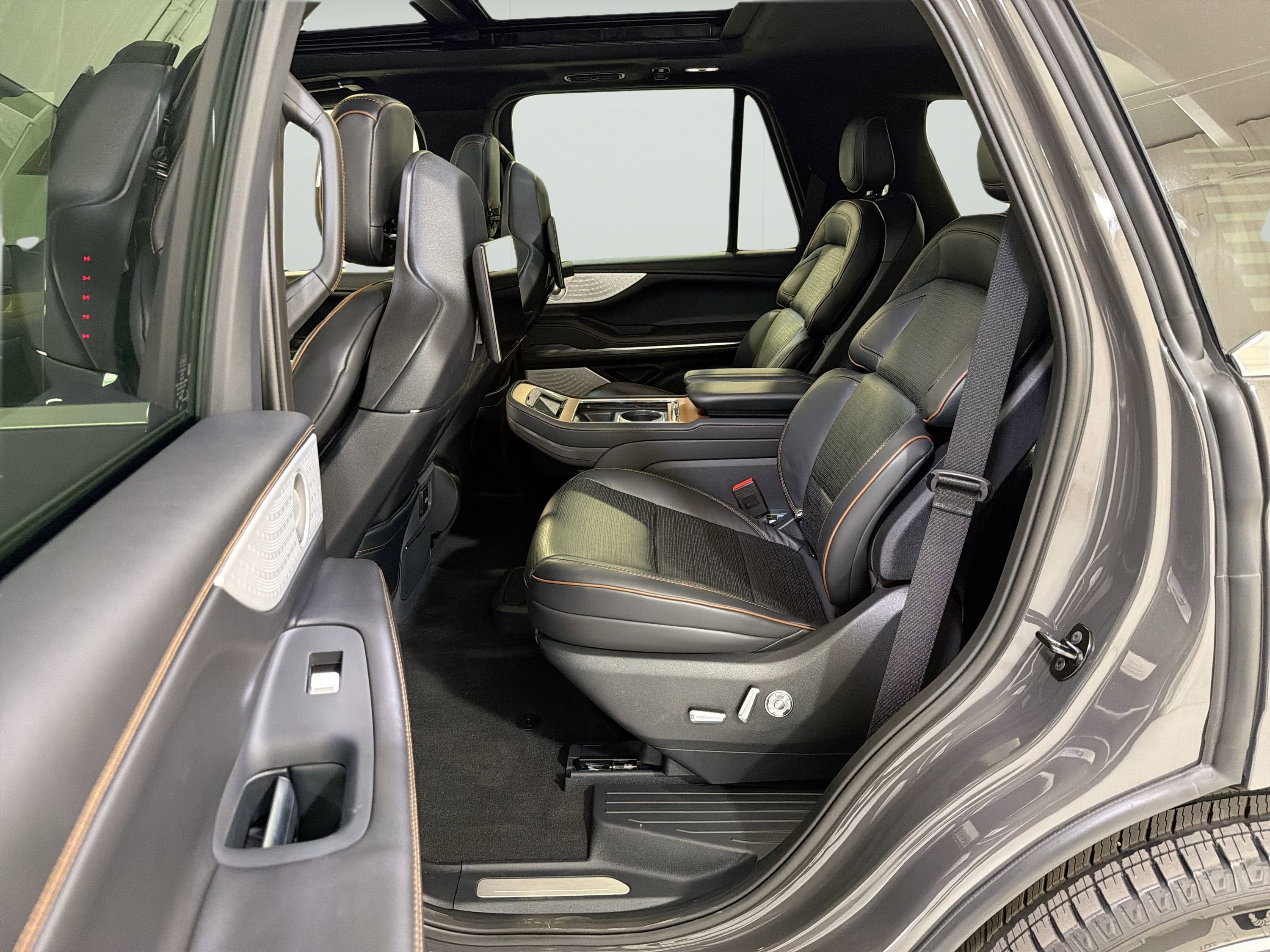 2025 Lincoln Navigator Black Label