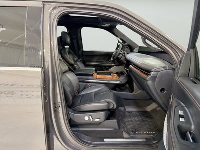2025 Lincoln Navigator Black Label