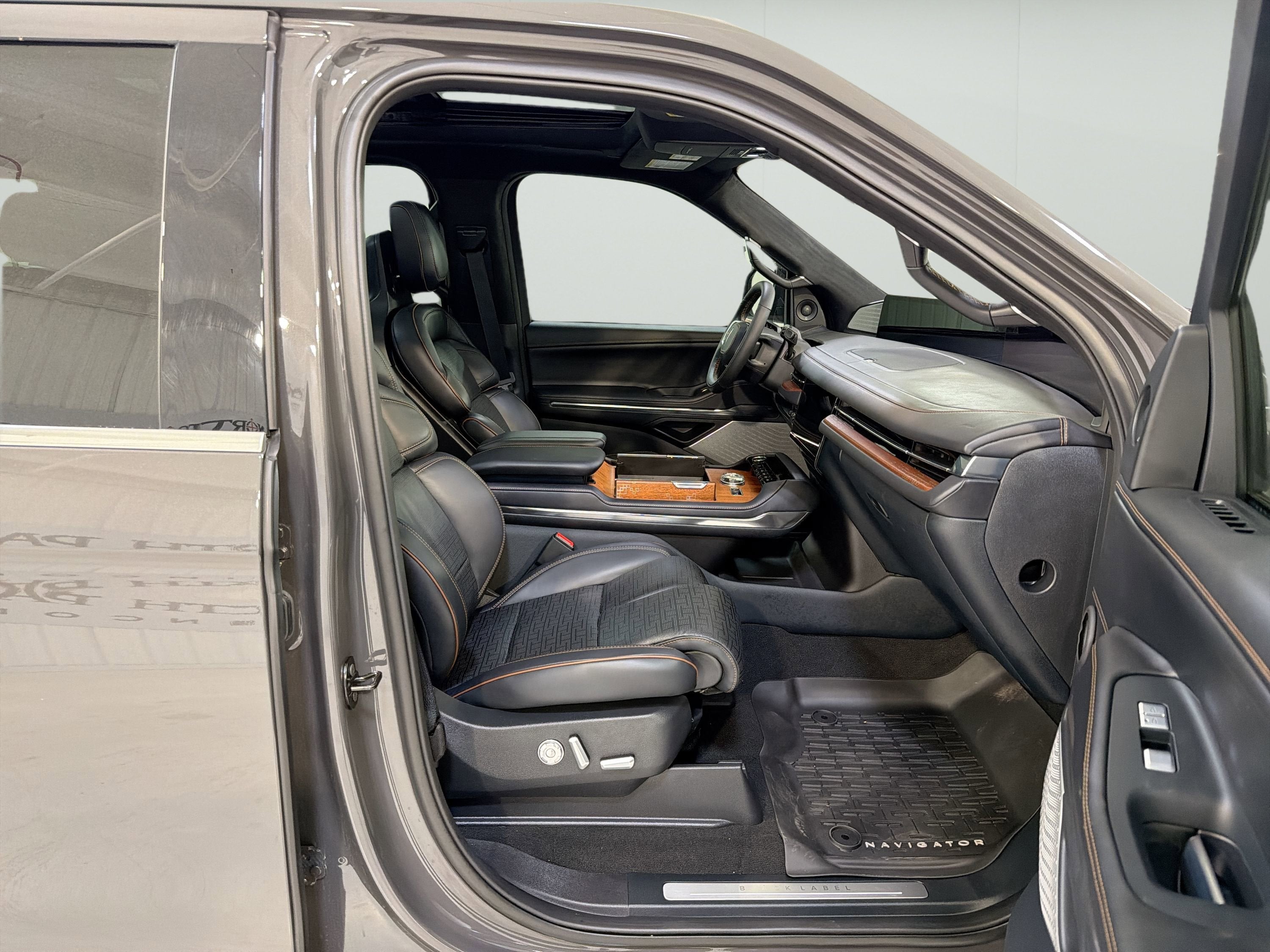 2025 Lincoln Navigator Black Label