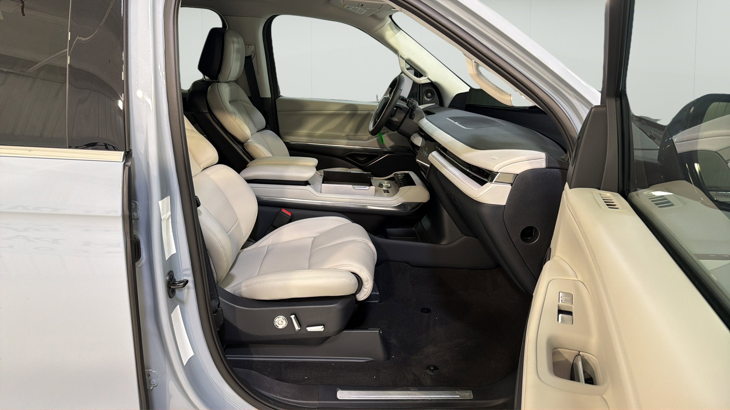 2026 Lincoln Navigator Premiere