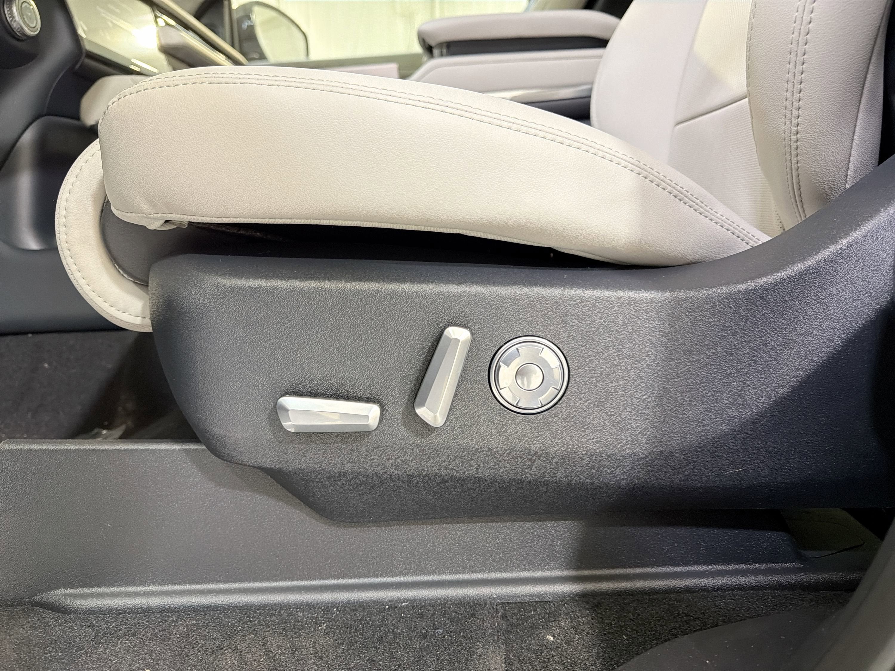 2026 Lincoln Navigator Premiere