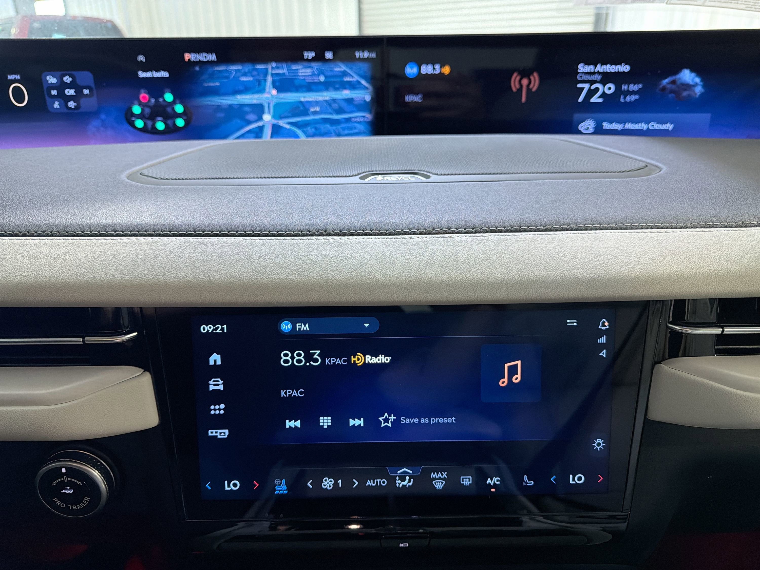 2026 Lincoln Navigator Premiere