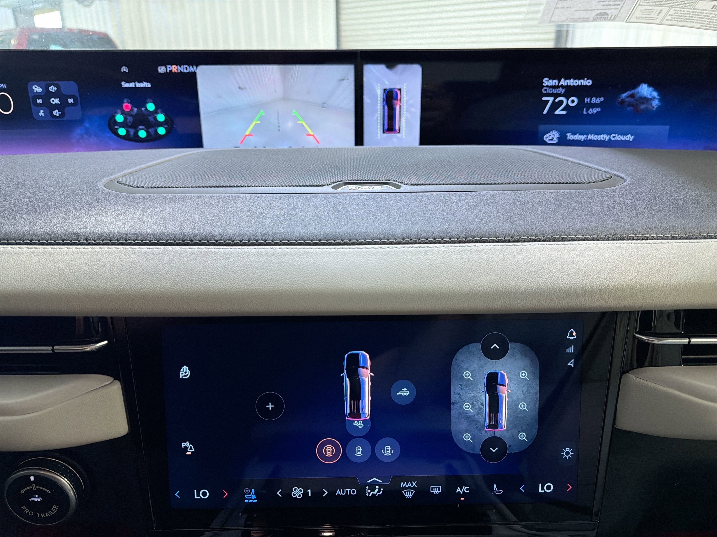 2026 Lincoln Navigator Premiere
