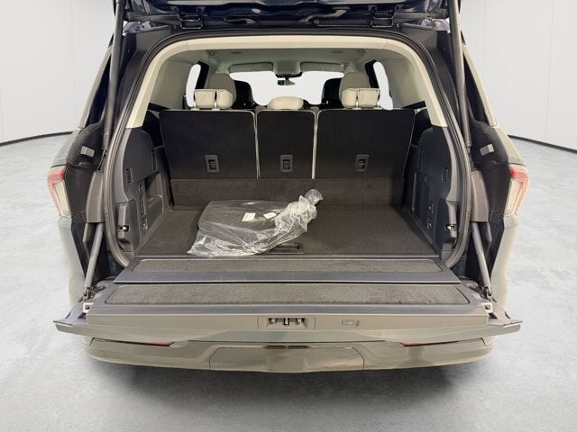 2026 Lincoln Navigator Premiere