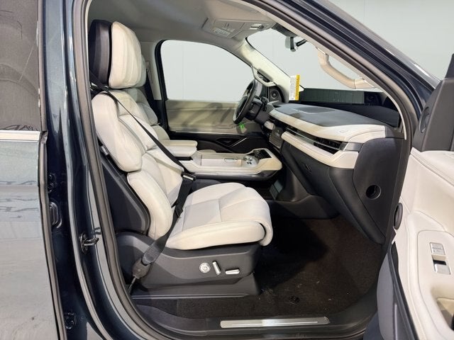 2026 Lincoln Navigator Premiere