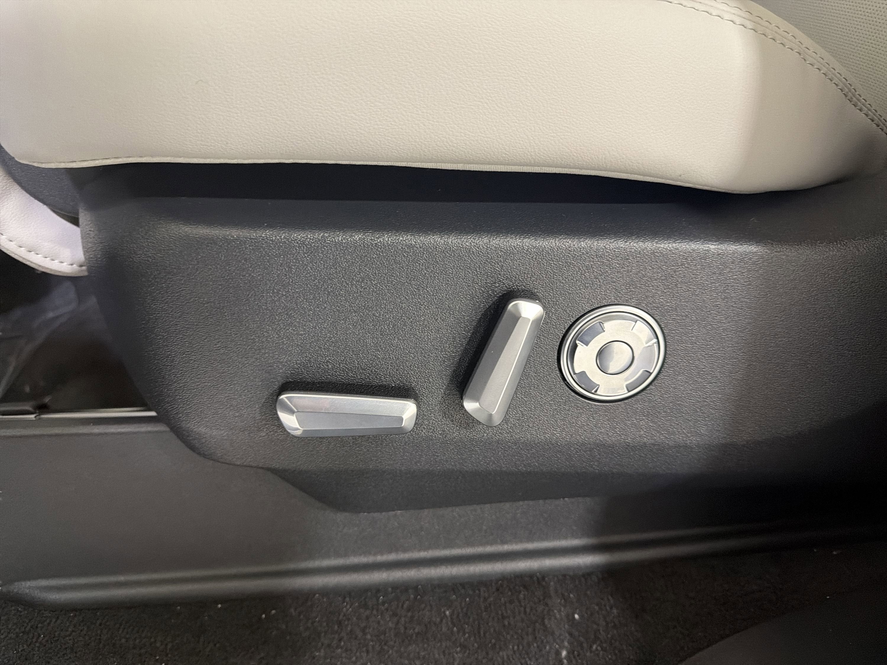 2026 Lincoln Navigator Premiere