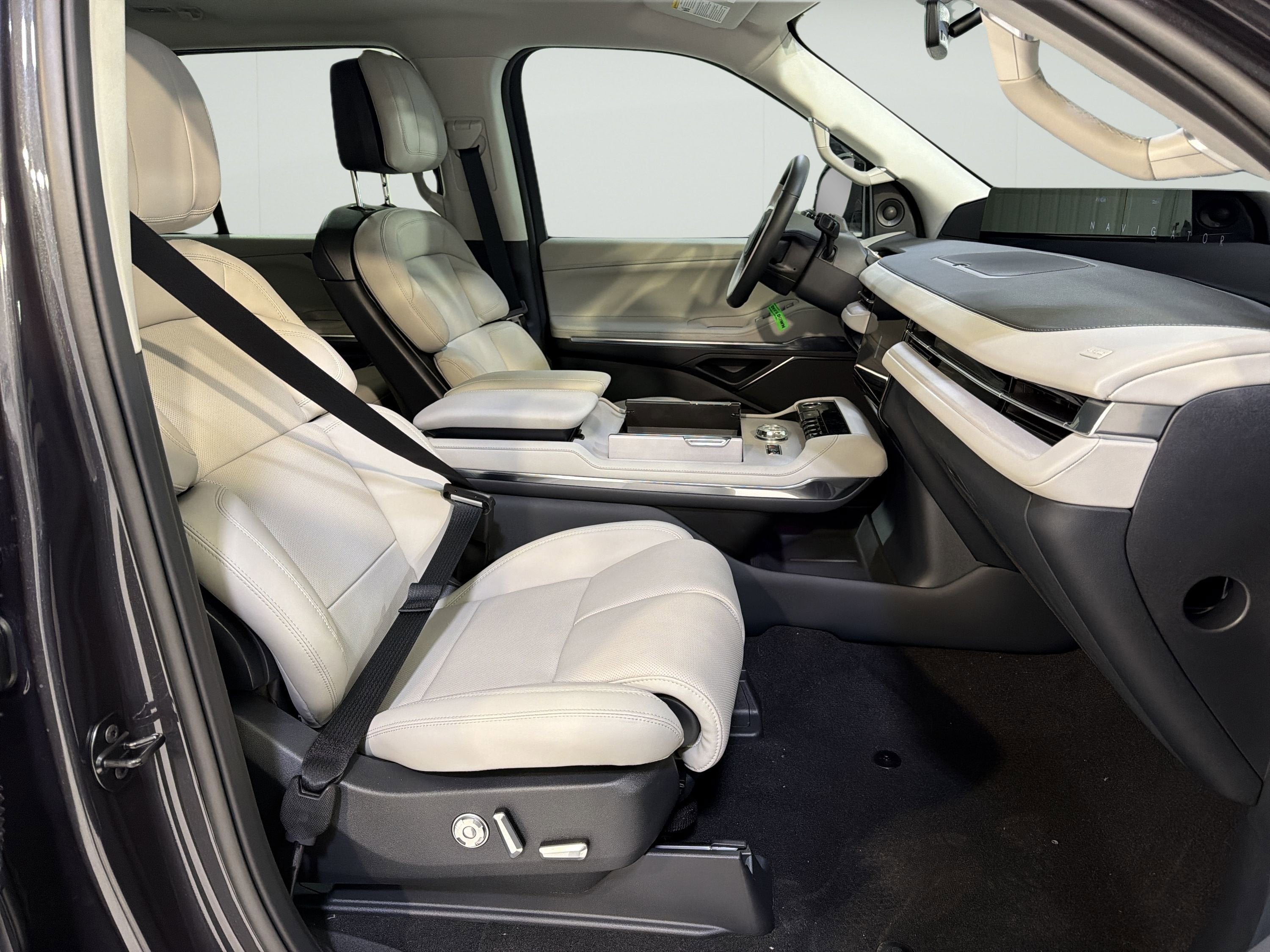2026 Lincoln Navigator Premiere