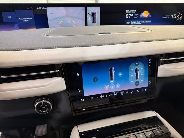 2026 Lincoln Navigator Premiere