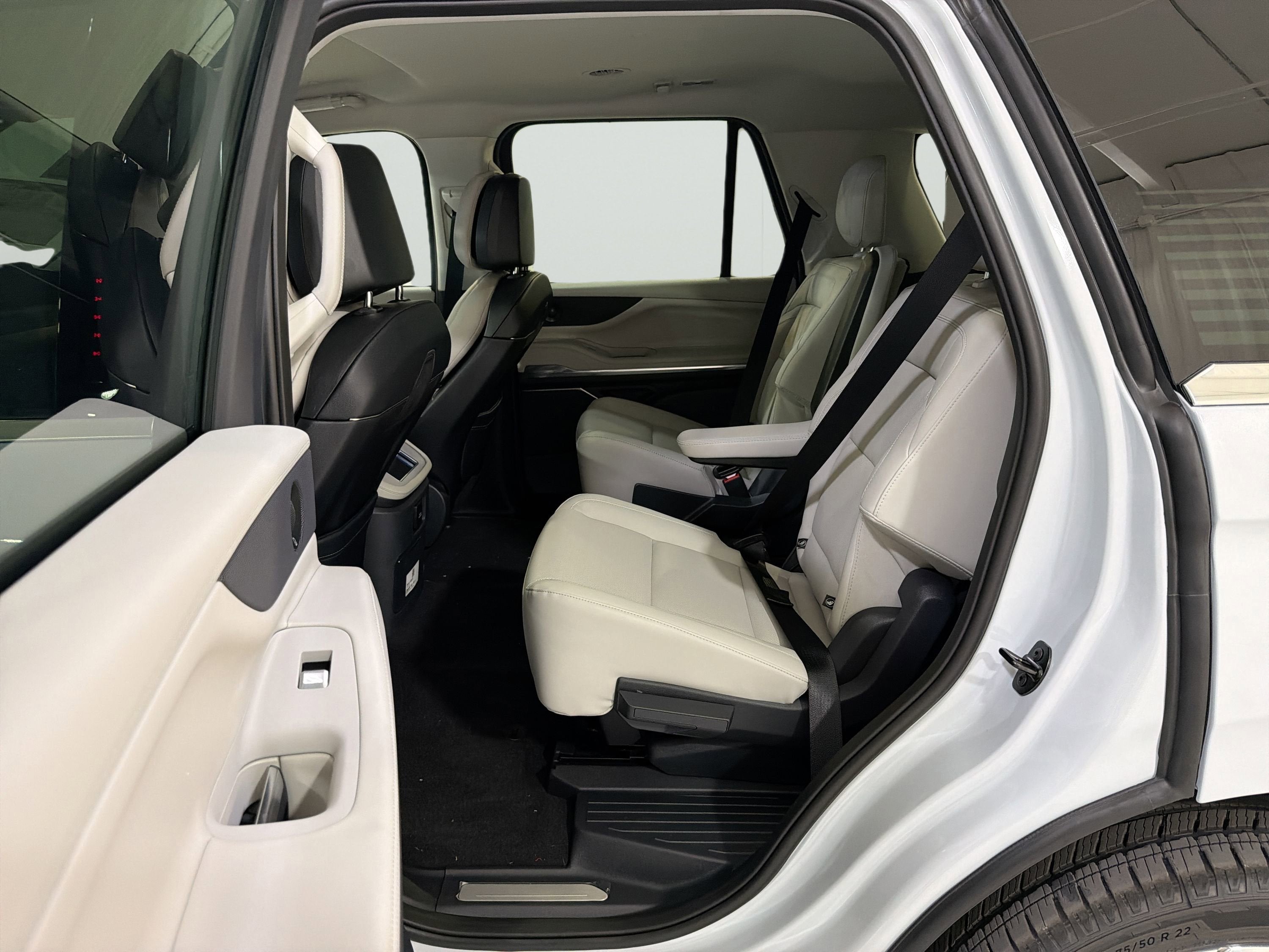 2026 Lincoln Navigator Premiere