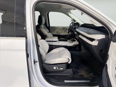 2026 Lincoln Navigator Premiere