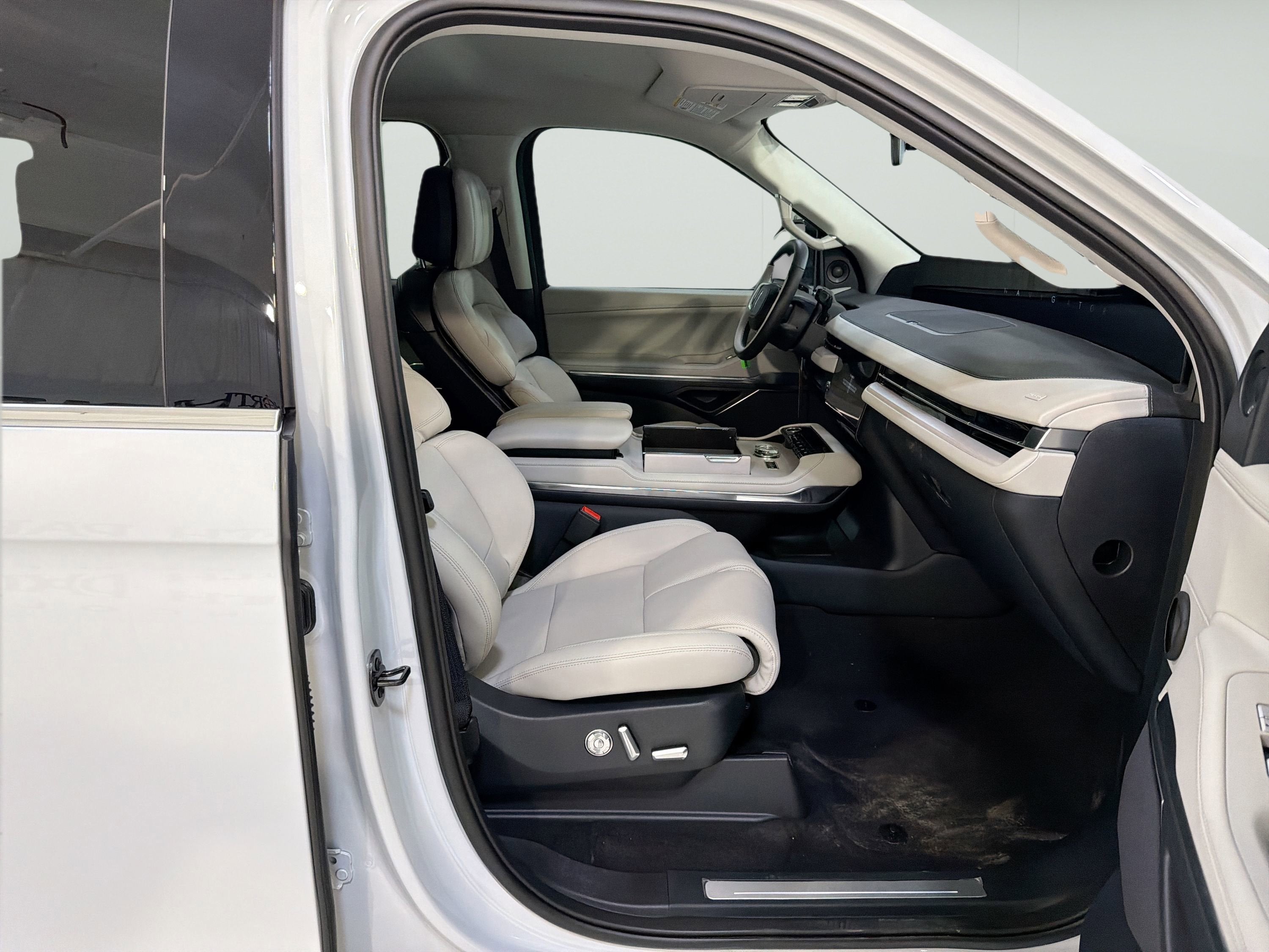 2026 Lincoln Navigator Premiere