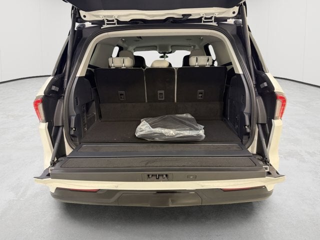 2026 Lincoln Navigator Premiere