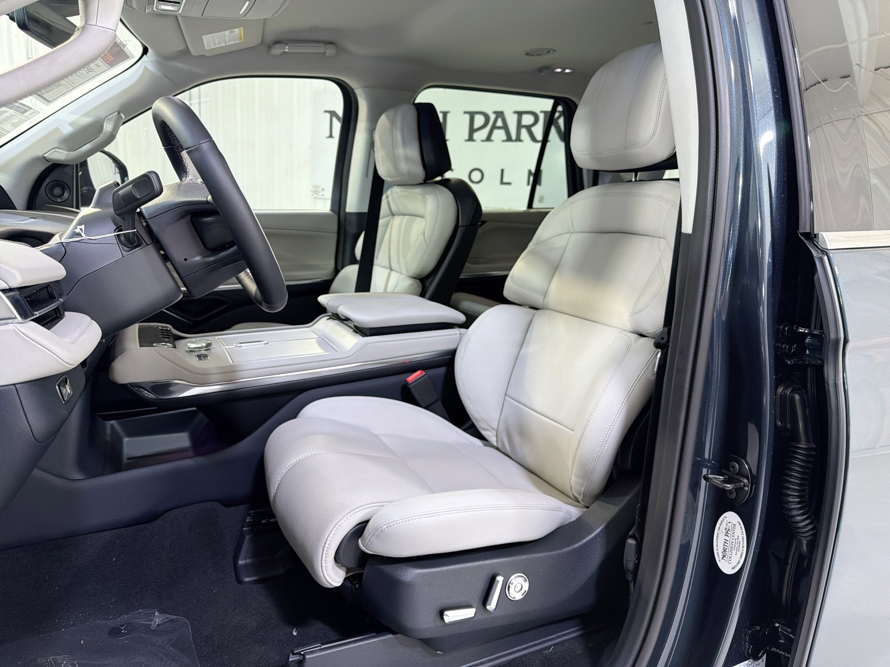2026 Lincoln Navigator Premiere
