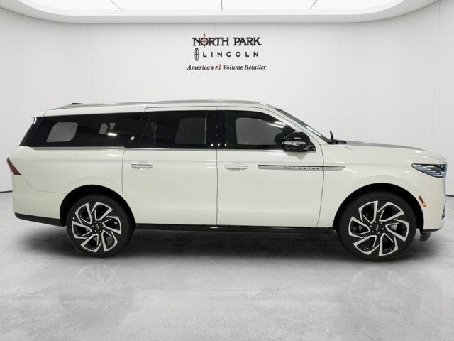 2027 Lincoln Navigator Reserve L