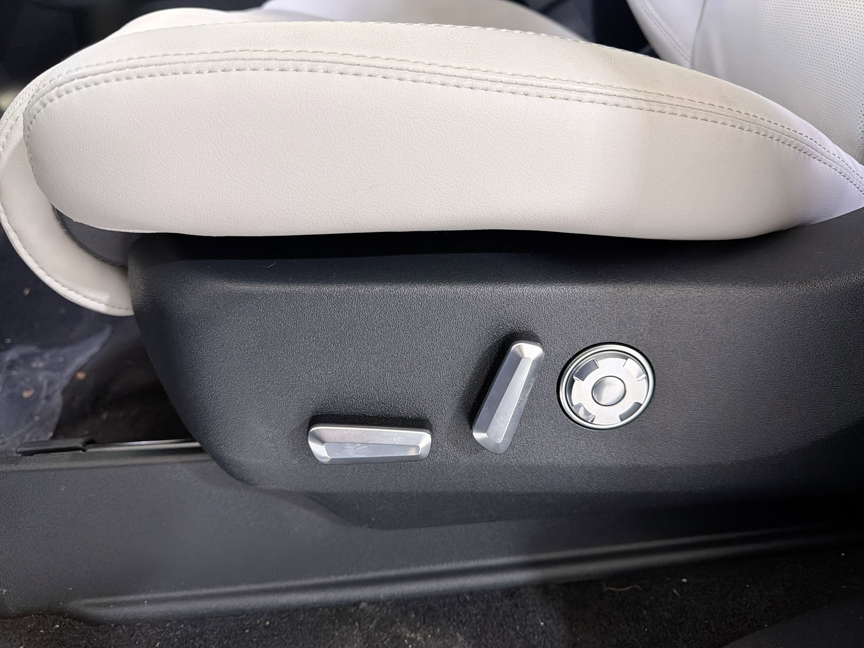 2026 Lincoln Navigator L Premiere