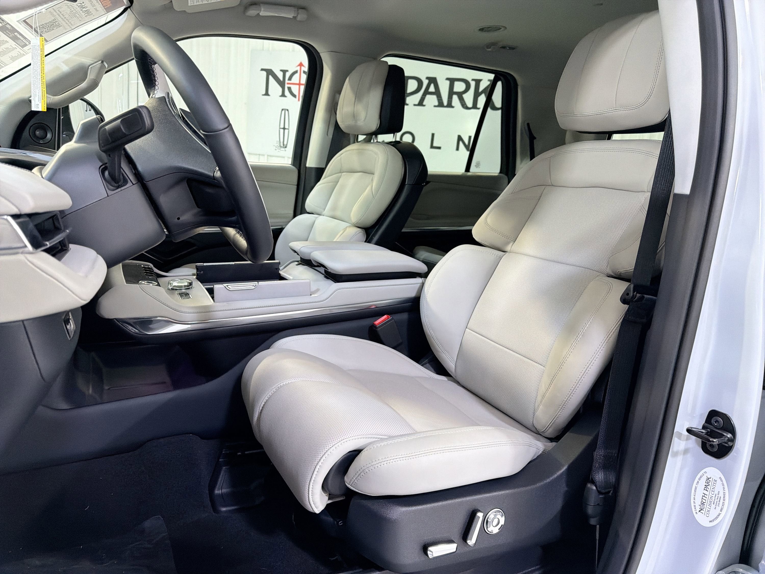 2026 Lincoln Navigator L Premiere