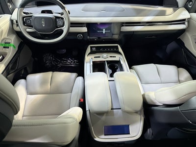2026 Lincoln Navigator L Premiere