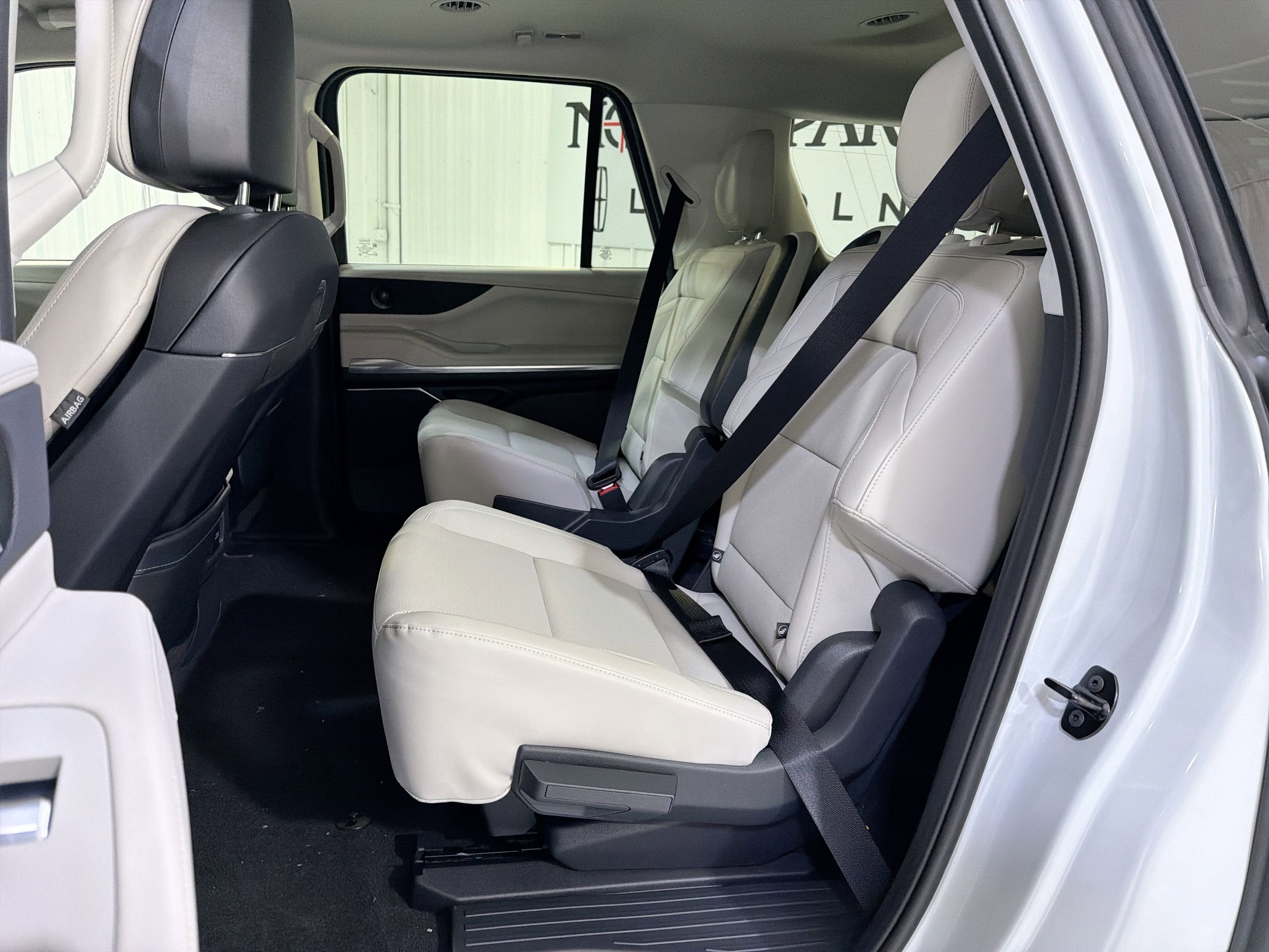 2026 Lincoln Navigator L Premiere