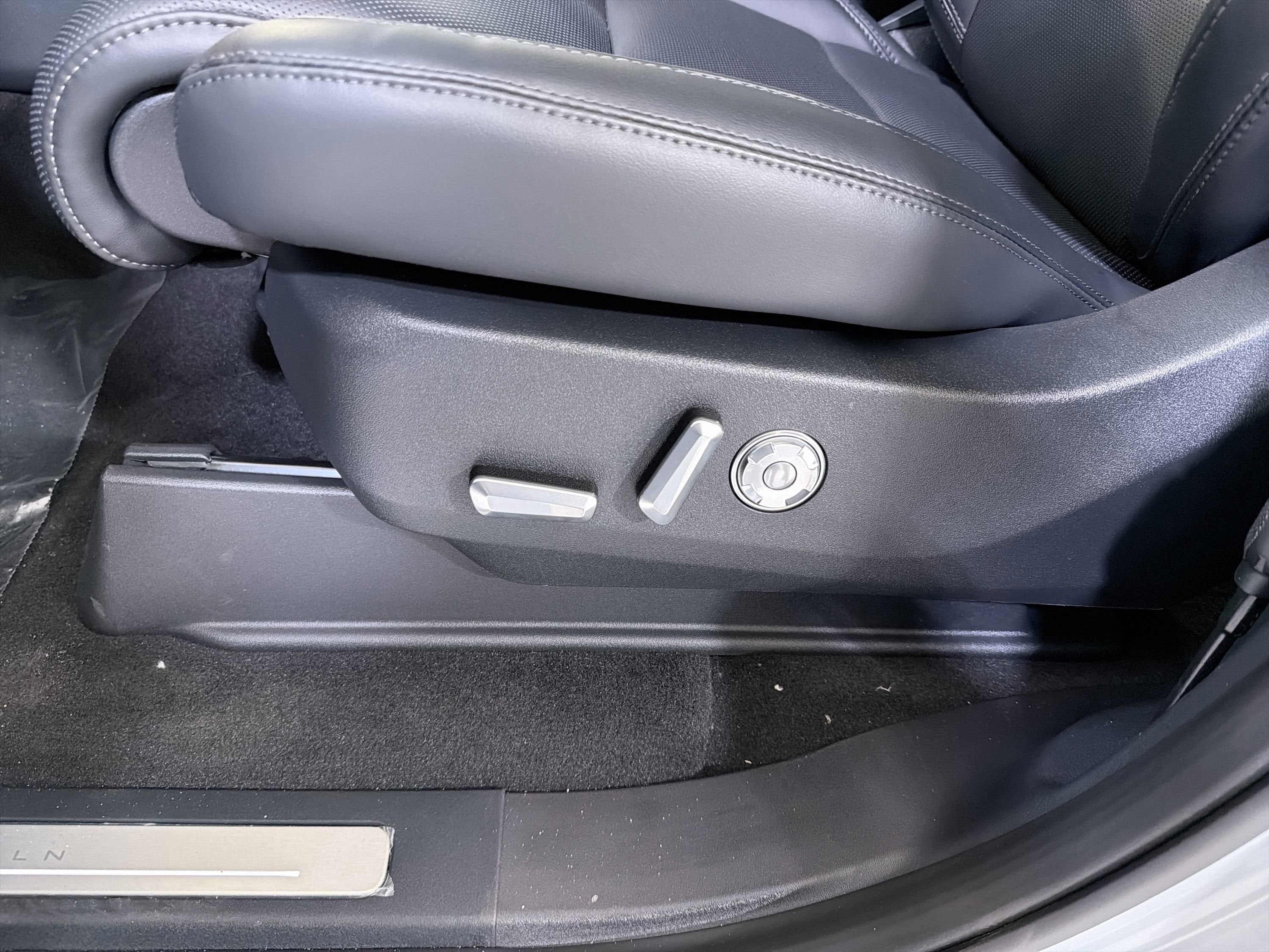 2026 Lincoln Navigator L Premiere