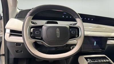 2026 Lincoln Navigator L Premiere