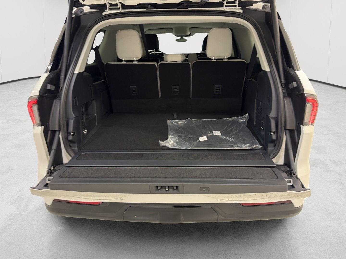 2026 Lincoln Navigator L Premiere