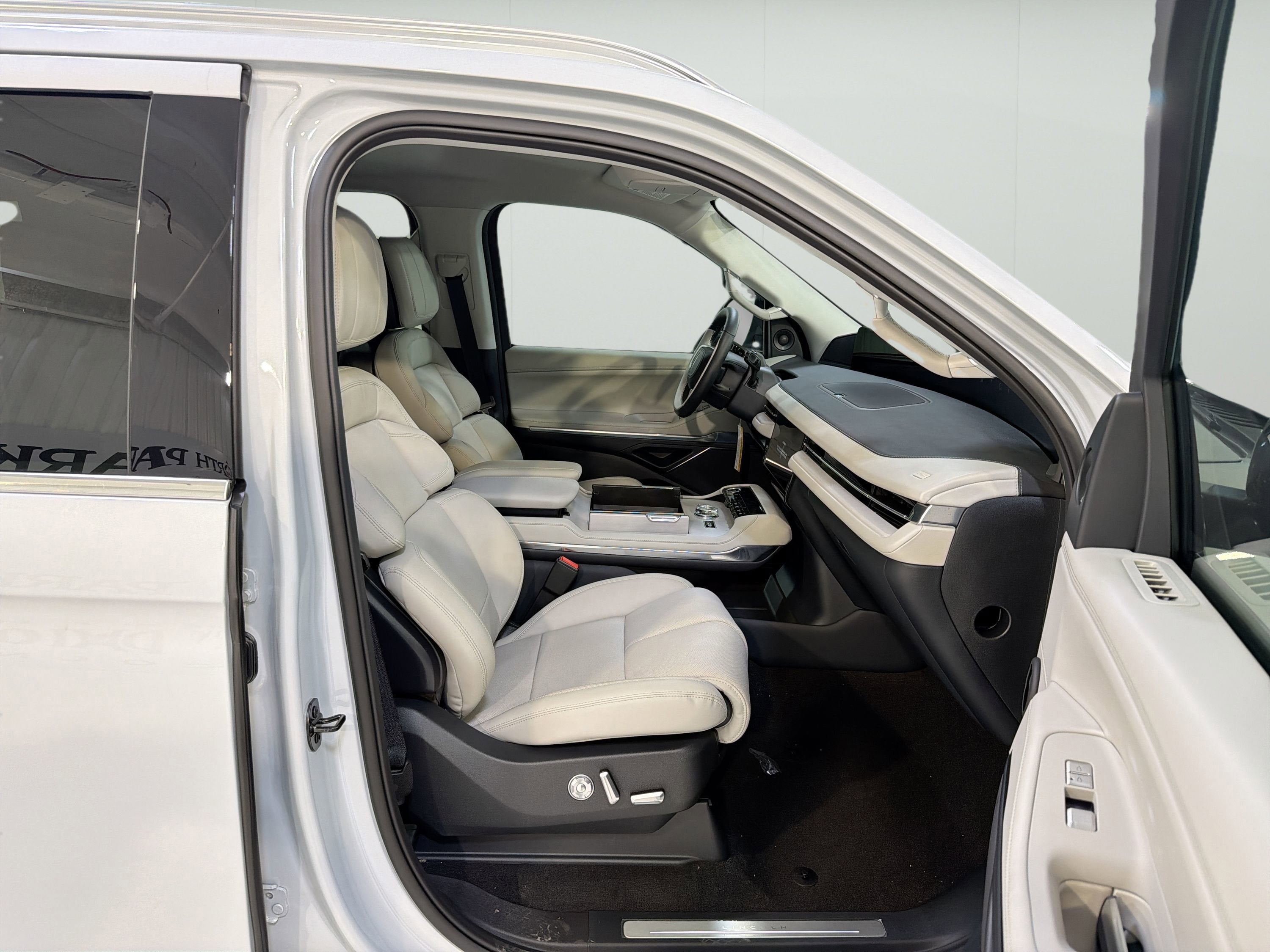2026 Lincoln Navigator L Premiere