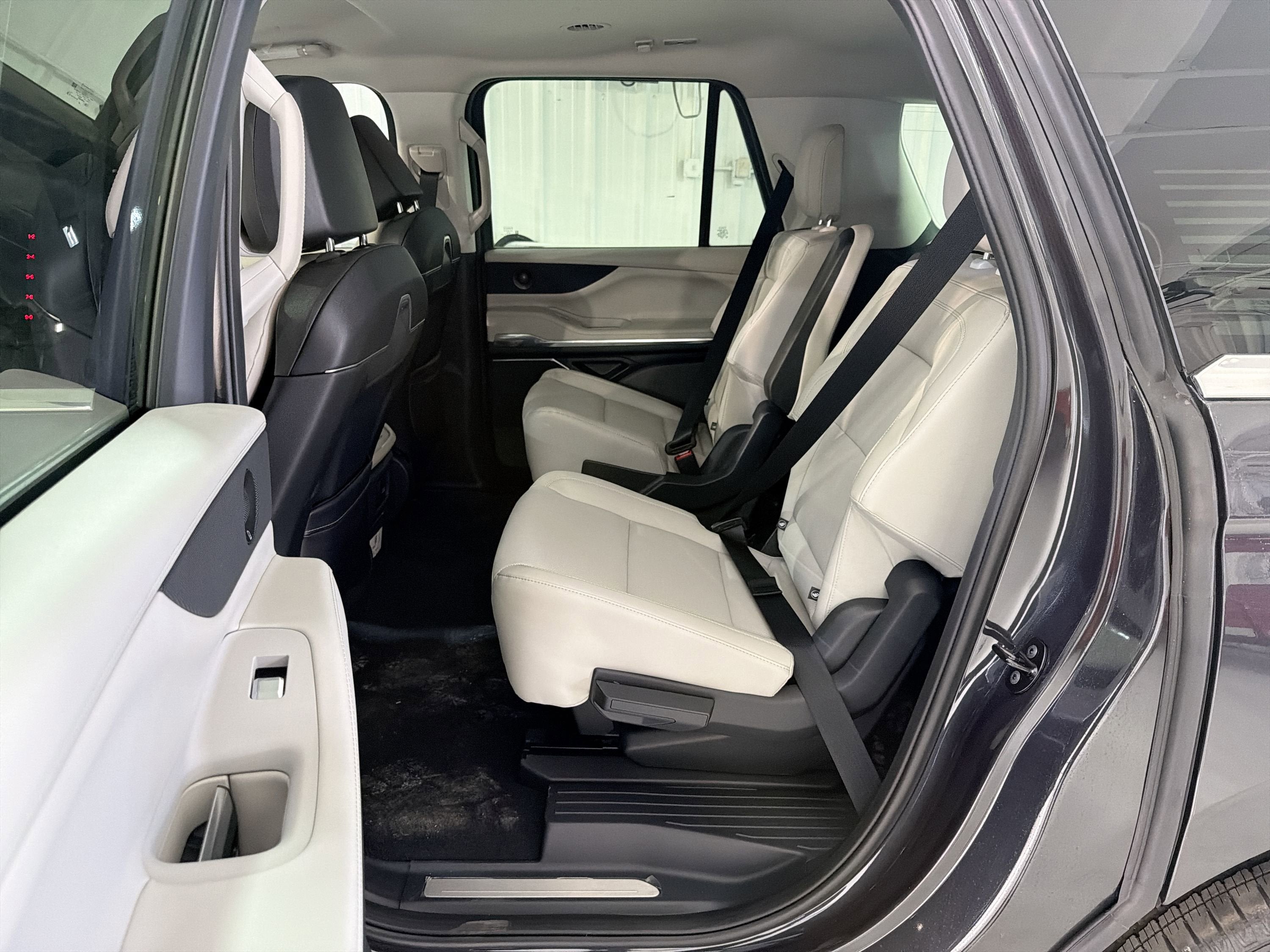 2026 Lincoln Navigator L Premiere