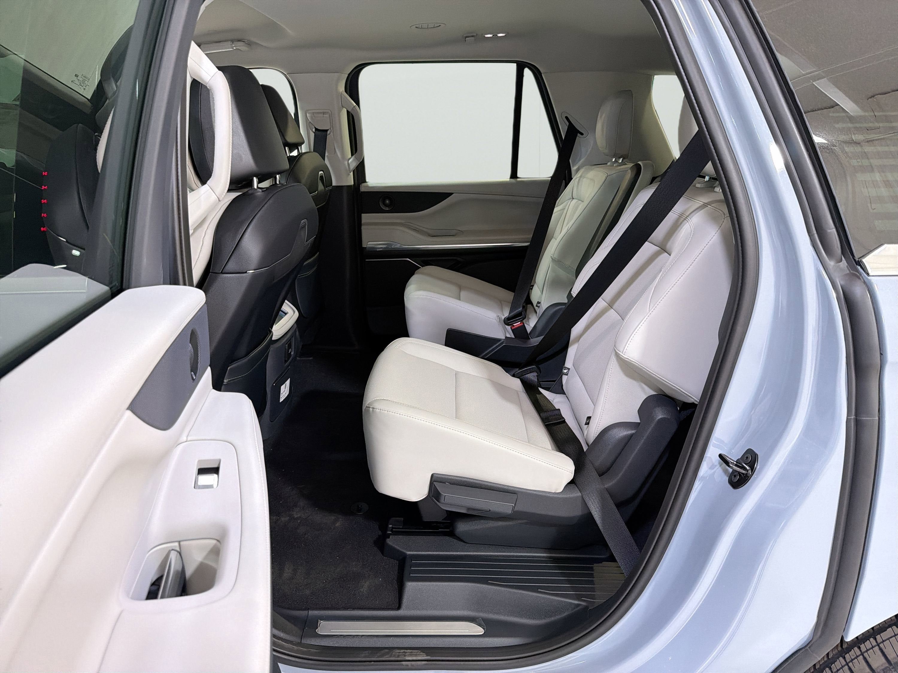 2026 Lincoln Navigator L Premiere