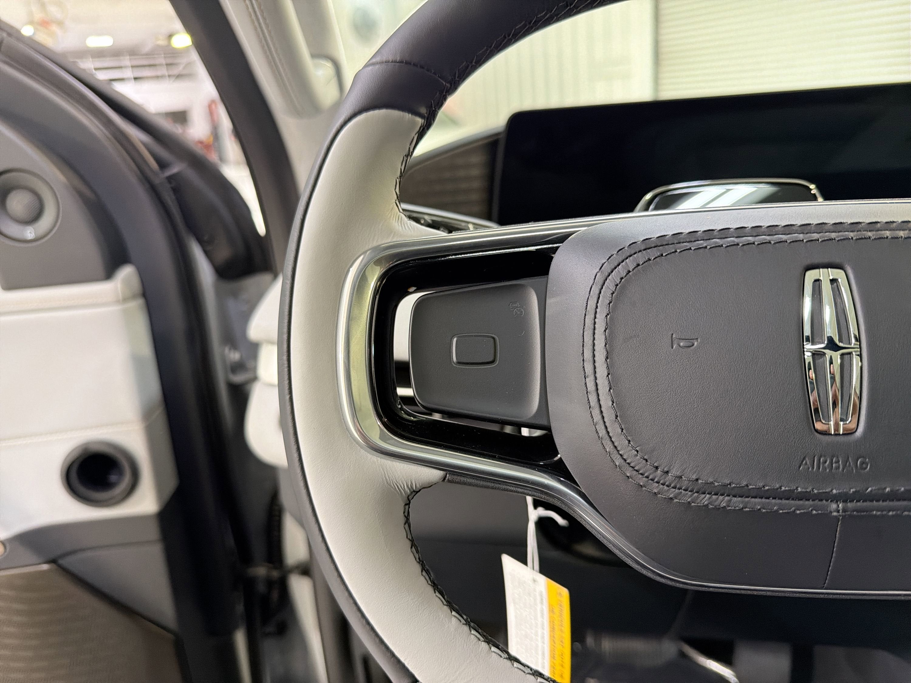 2025 Lincoln Navigator L Black Label