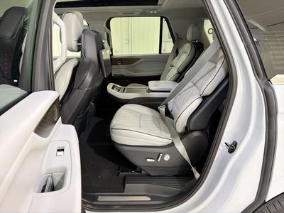 2025 Lincoln Navigator L Black Label