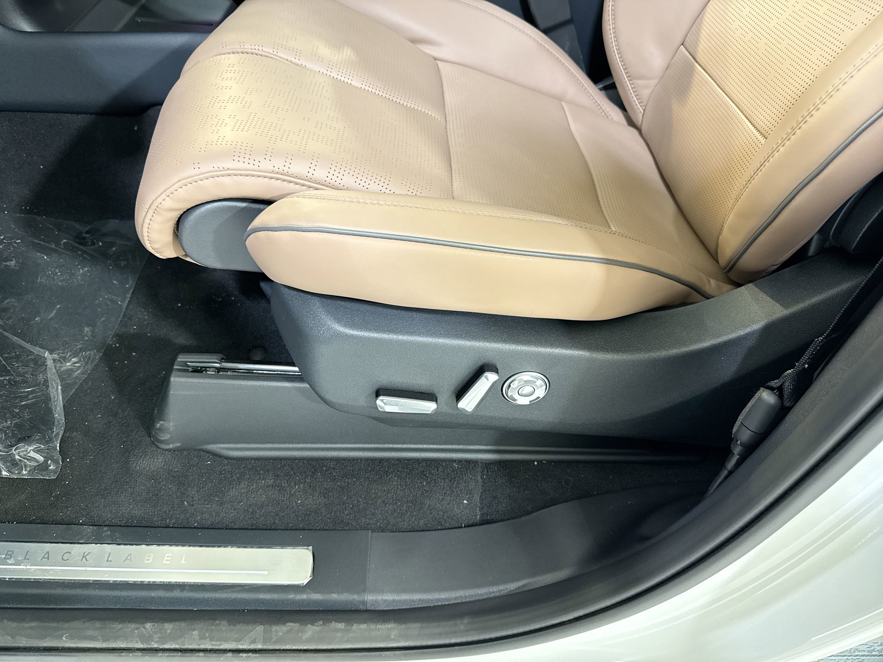 2025 Lincoln Navigator L Black Label