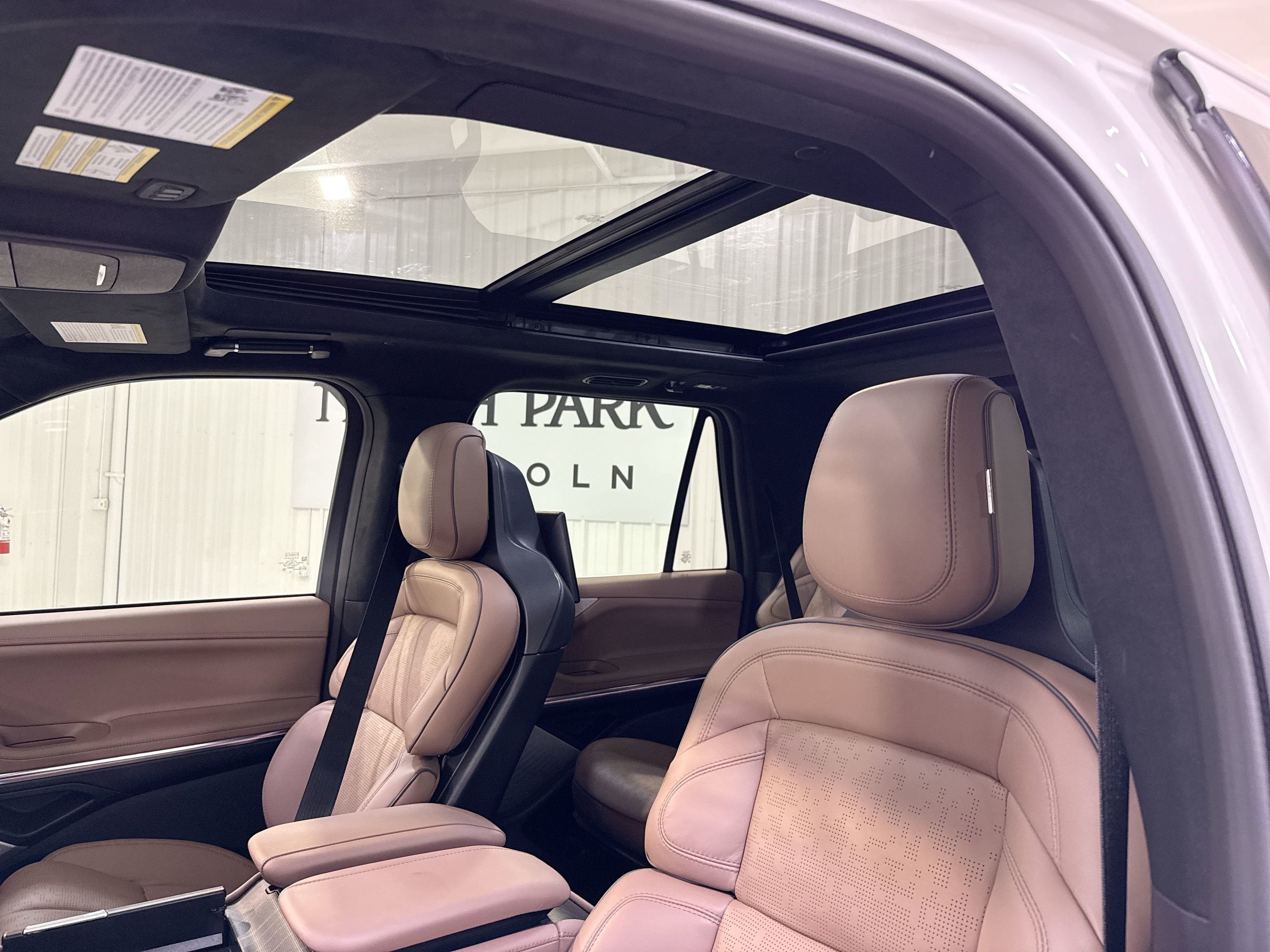 2025 Lincoln Navigator L Black Label