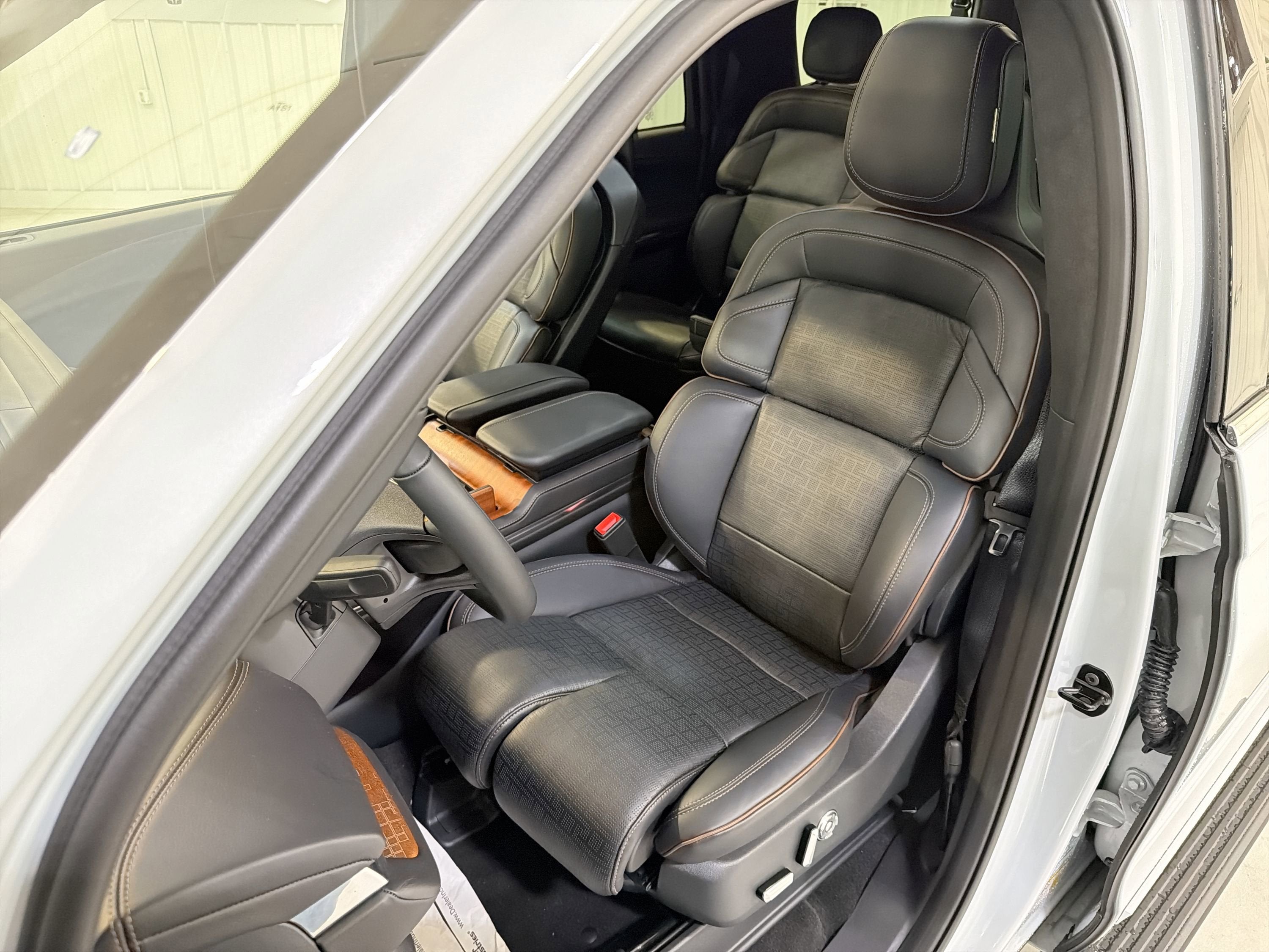 2025 Lincoln Navigator L Black Label