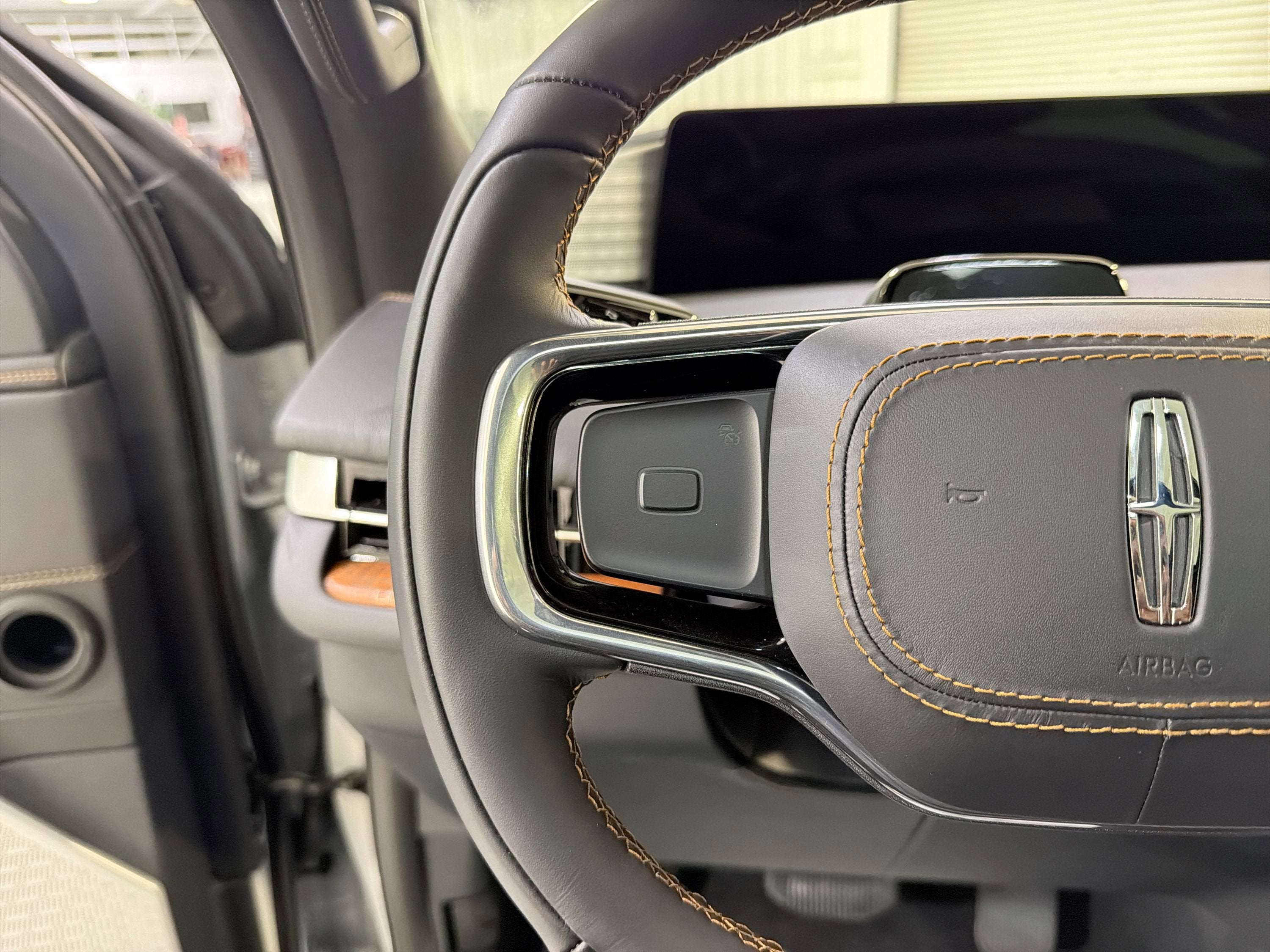 2025 Lincoln Navigator L Black Label