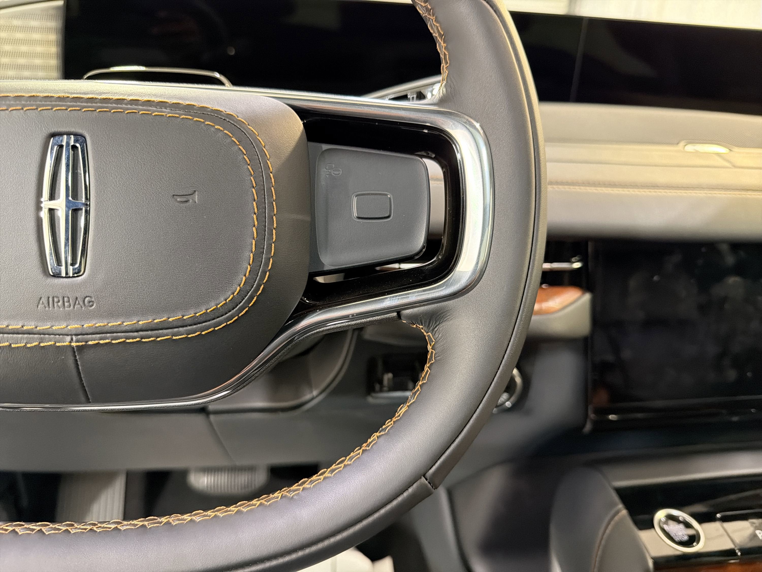 2025 Lincoln Navigator L Black Label