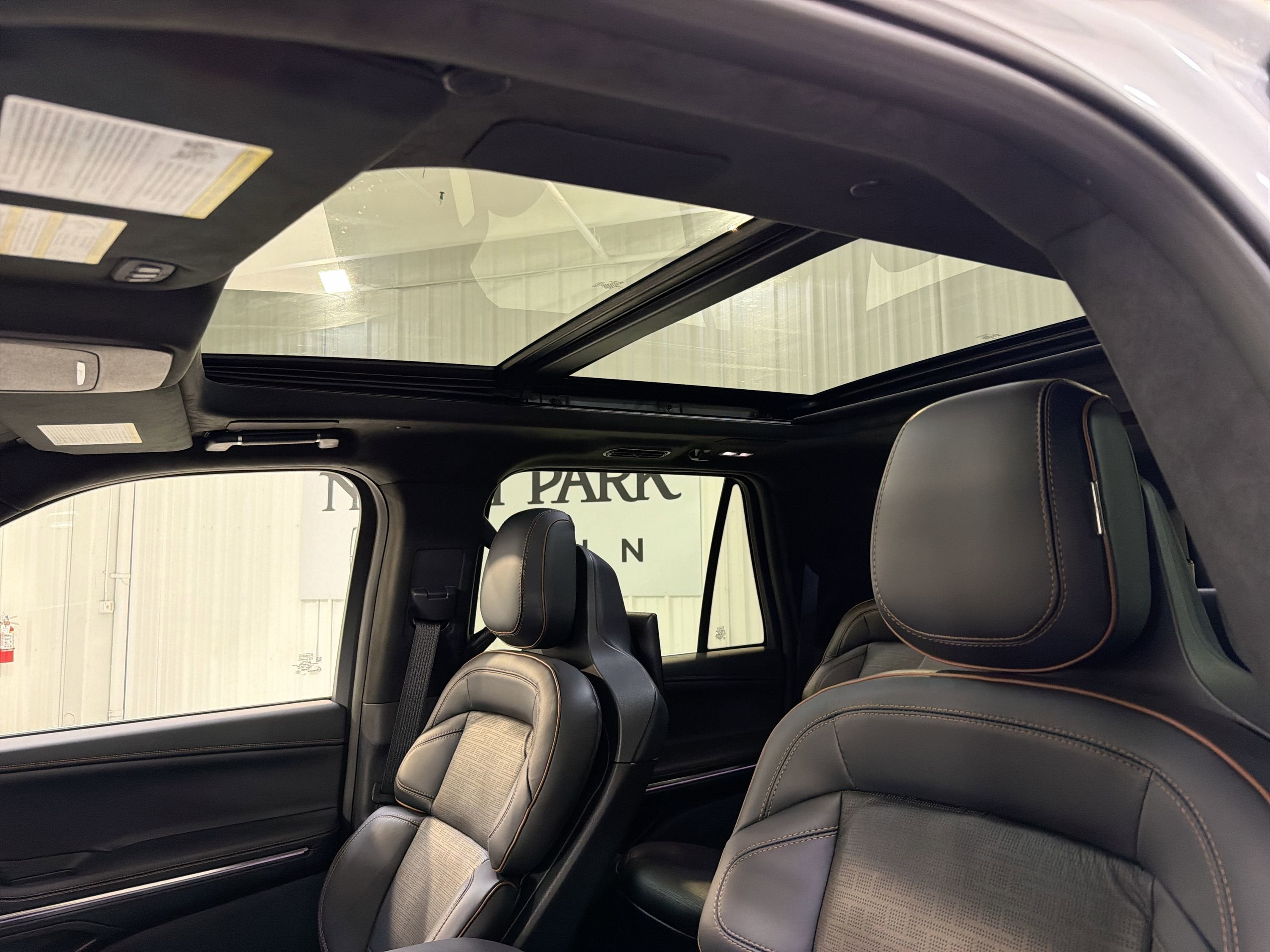 2025 Lincoln Navigator L Black Label