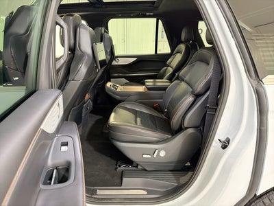 2025 Lincoln Navigator L Black Label