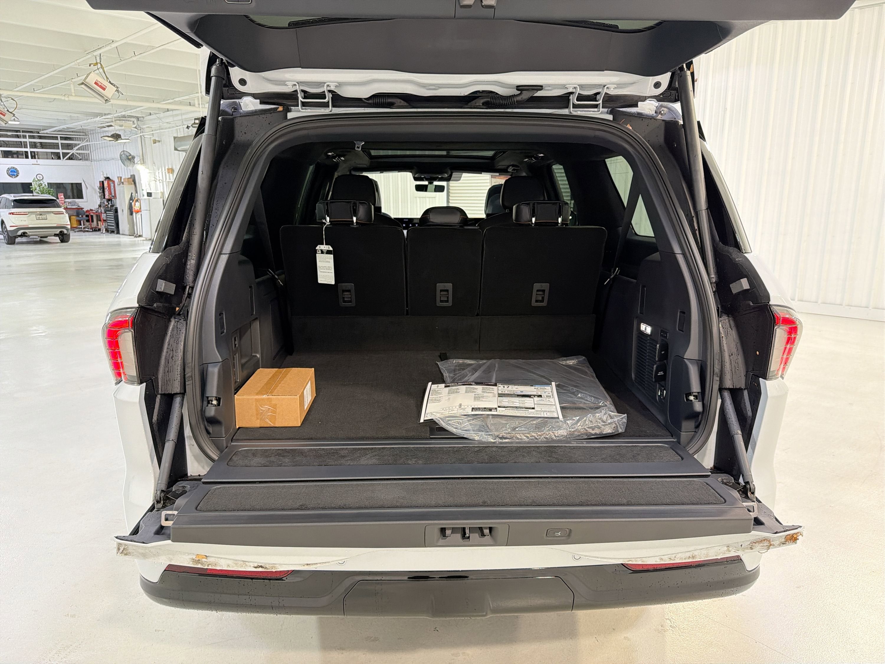 2025 Lincoln Navigator L Black Label