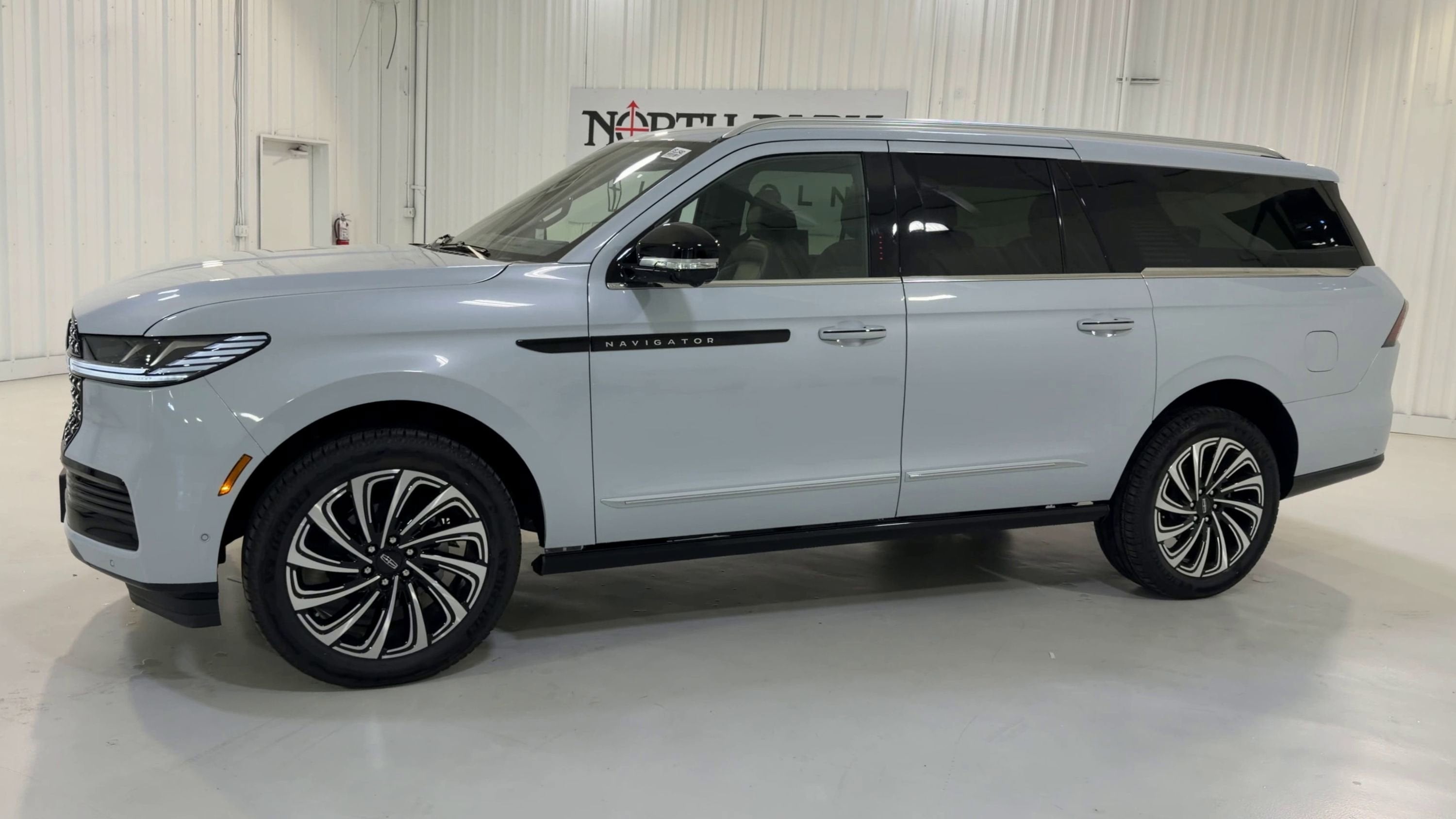 2025 Lincoln Navigator L Black Label