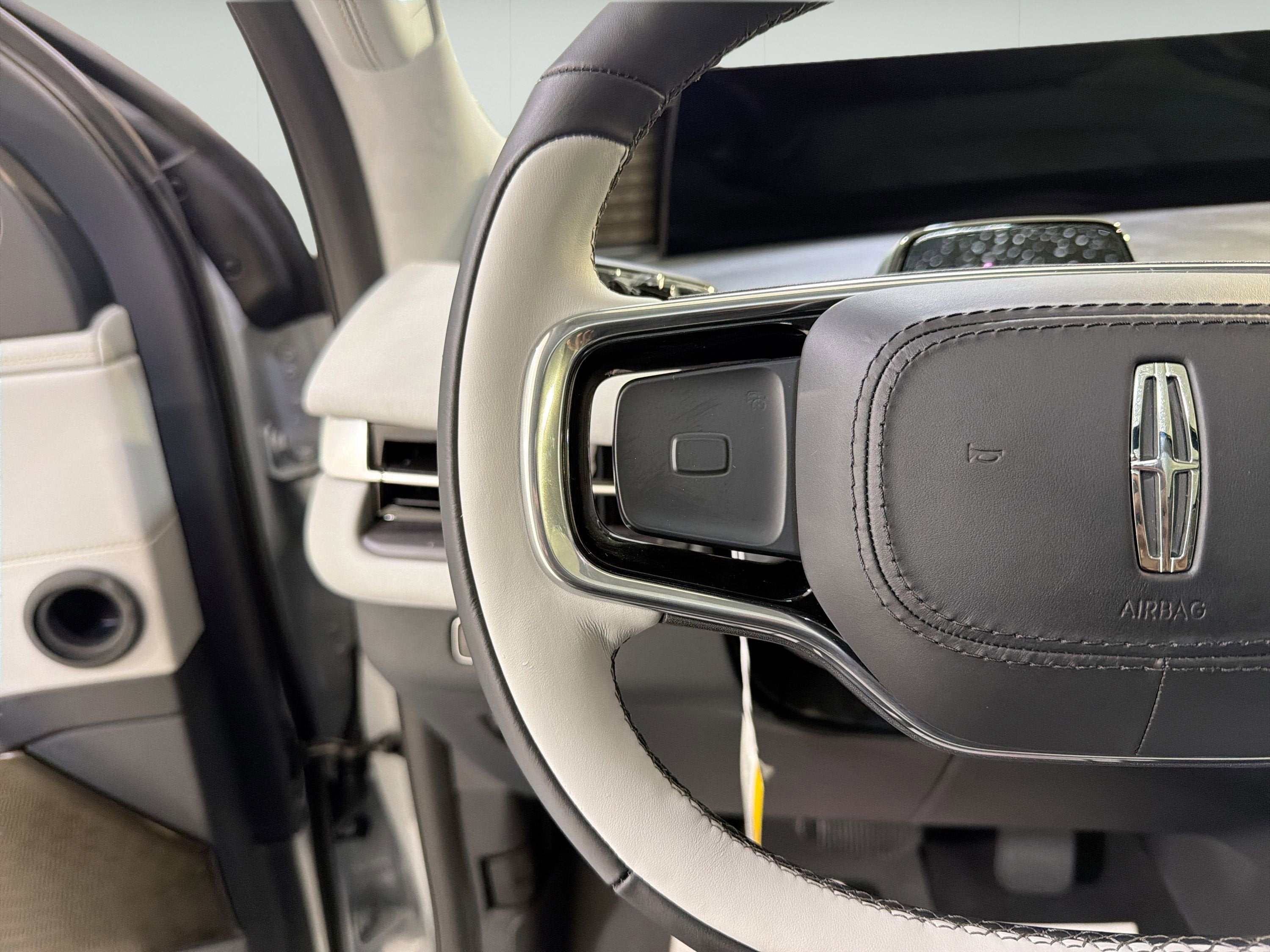 2025 Lincoln Navigator L Black Label