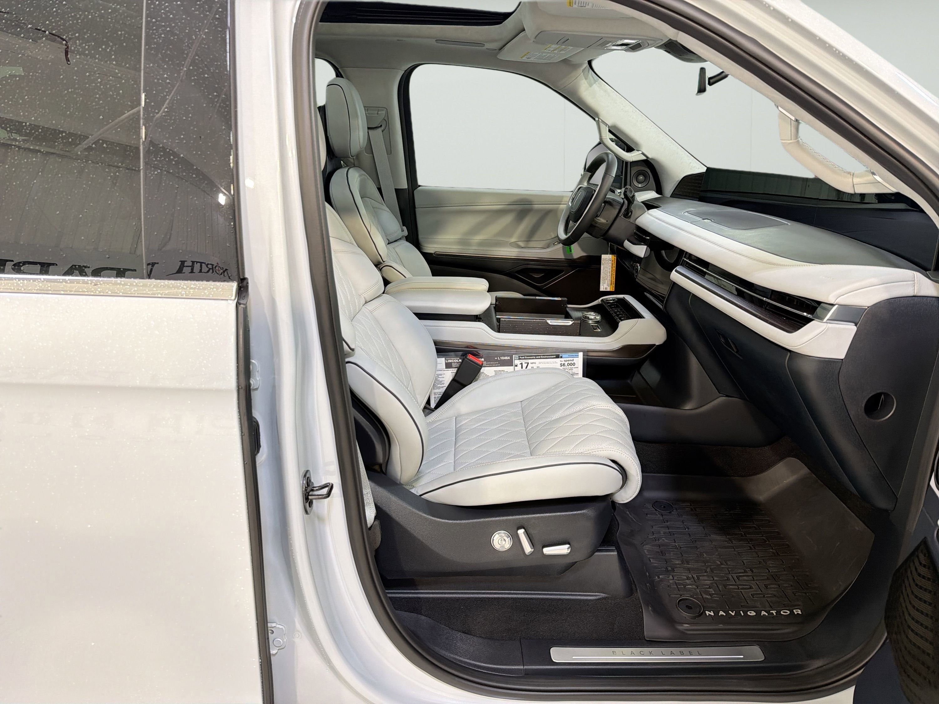2025 Lincoln Navigator L Black Label