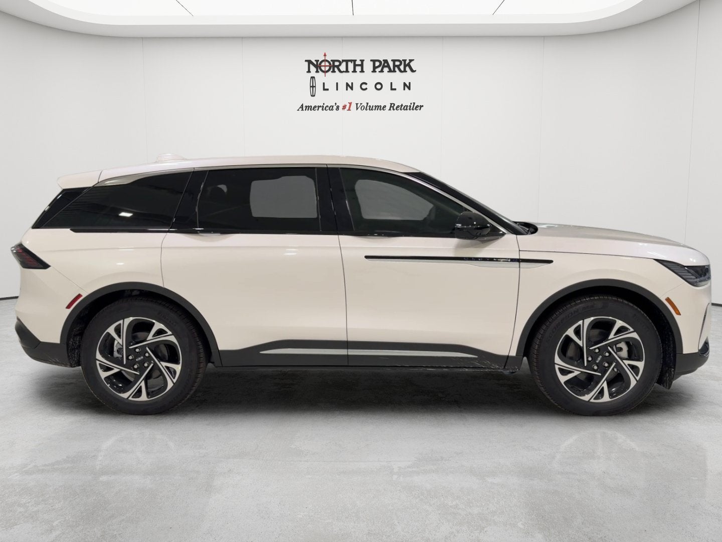 2026 Lincoln Nautilus Premiere Hybrid