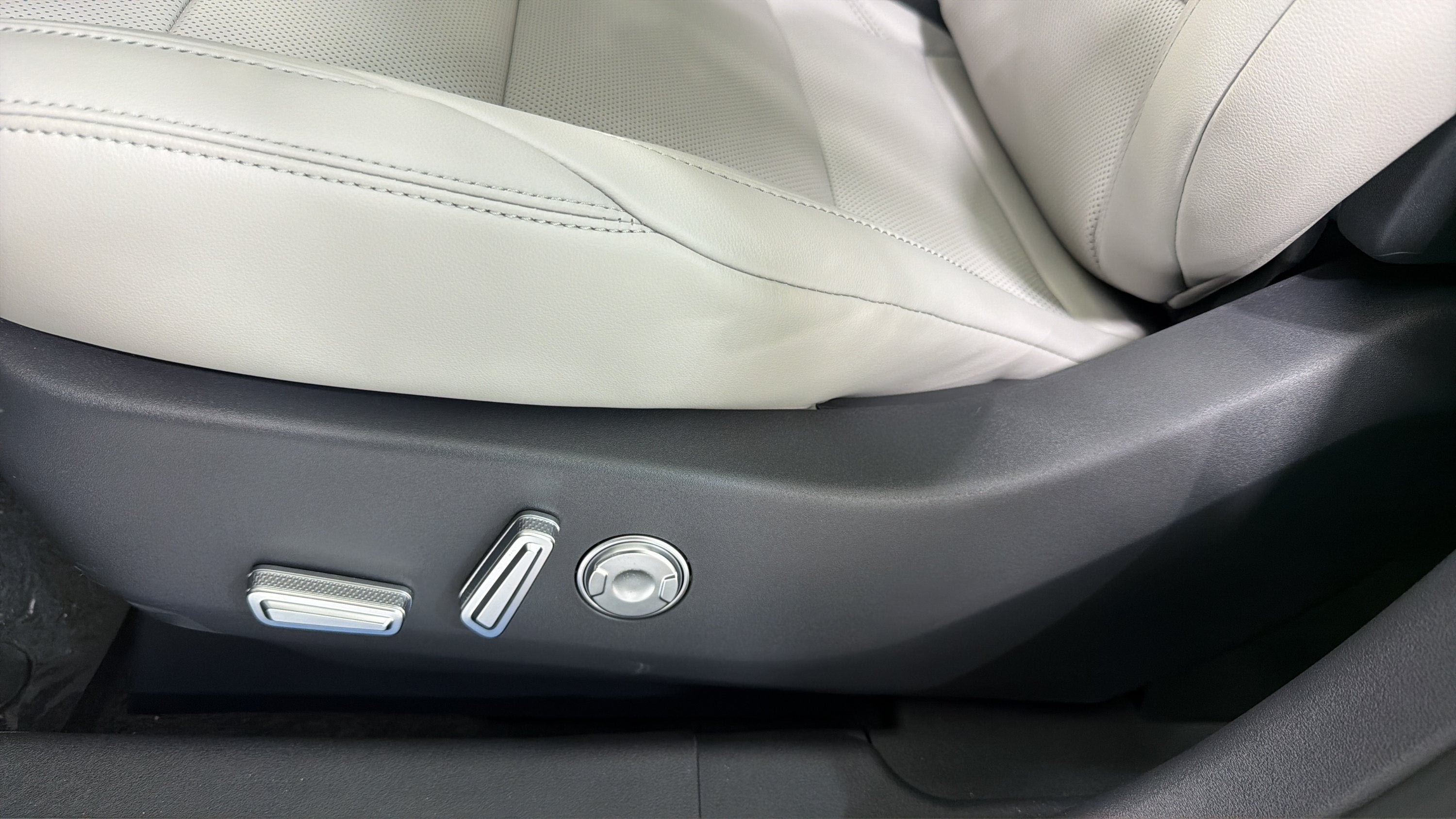 2026 Lincoln Nautilus Premiere Hybrid
