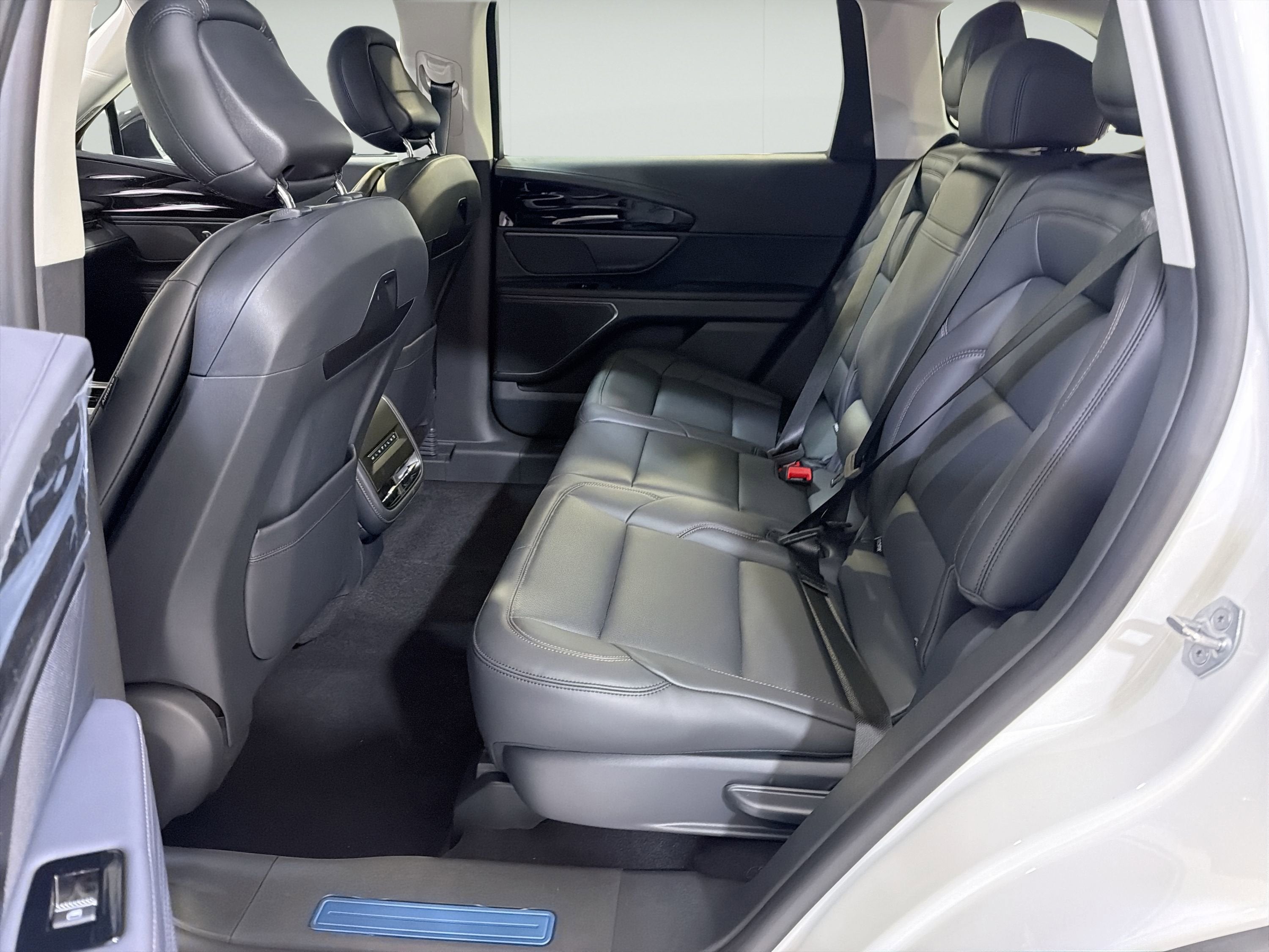 2026 Lincoln Nautilus Premiere Hybrid