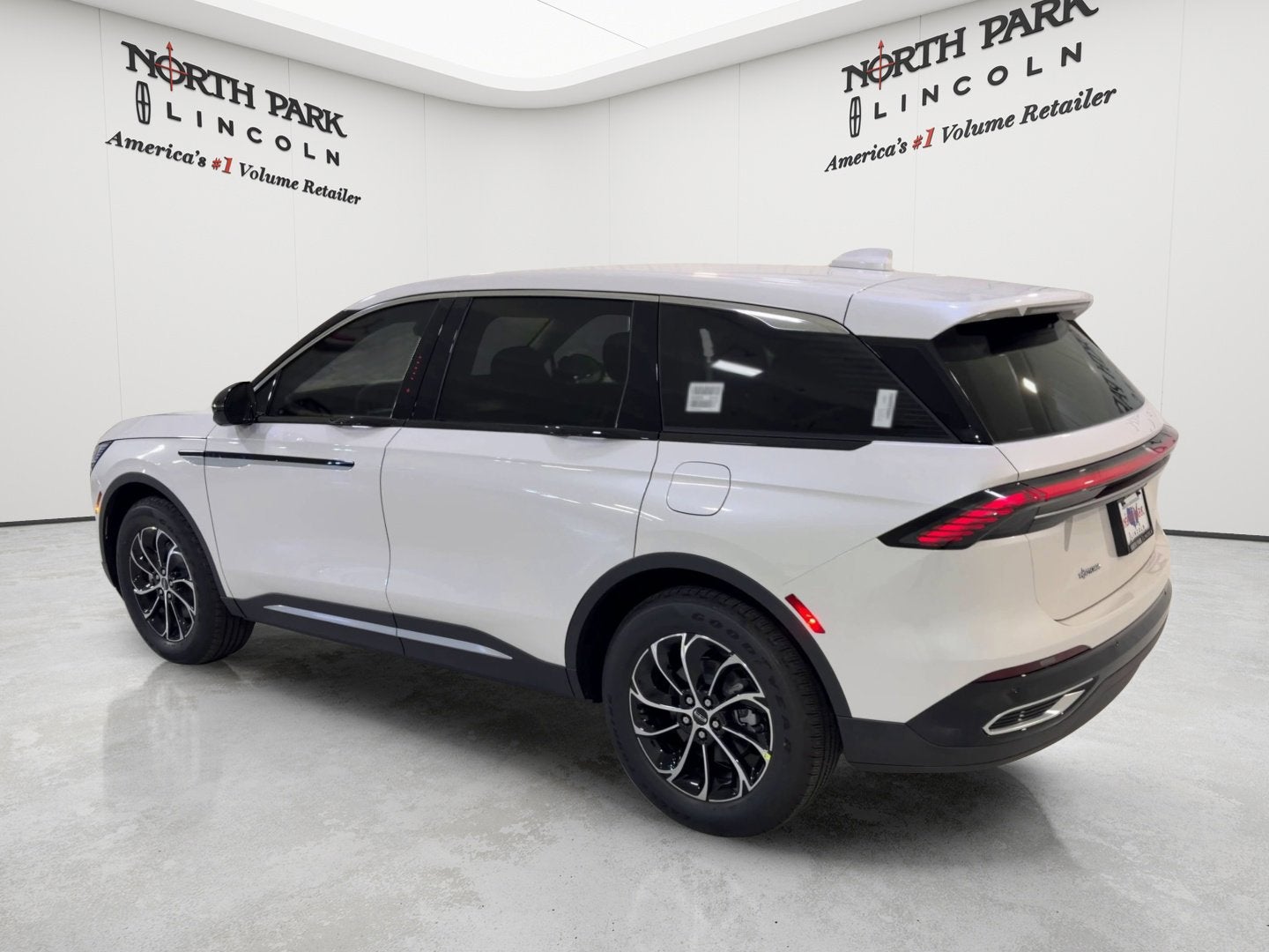 2026 Lincoln Nautilus Premiere Hybrid