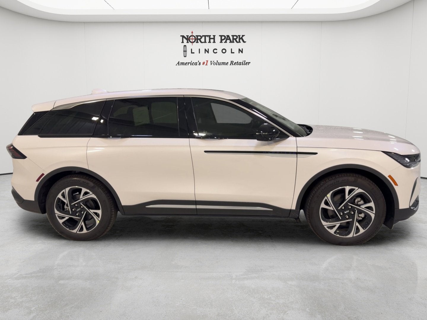 2026 Lincoln Nautilus Premiere Hybrid