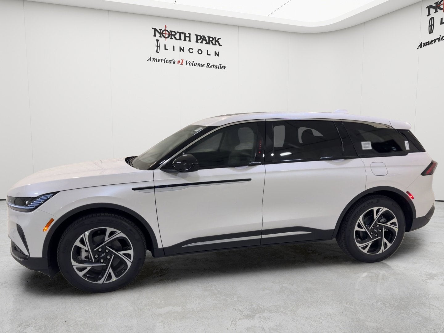 2026 Lincoln Nautilus Premiere Hybrid