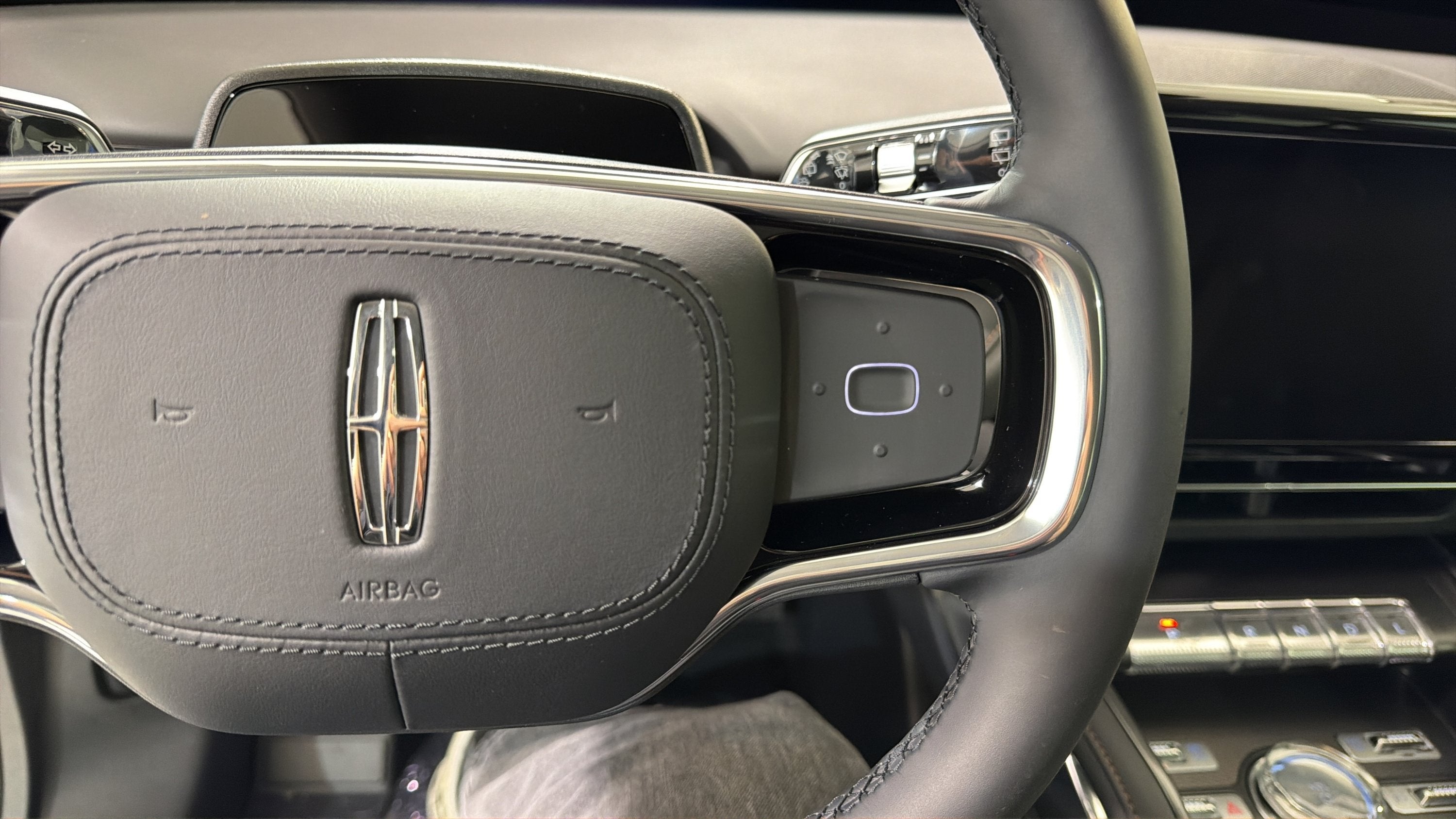 2026 Lincoln Nautilus Premiere Hybrid