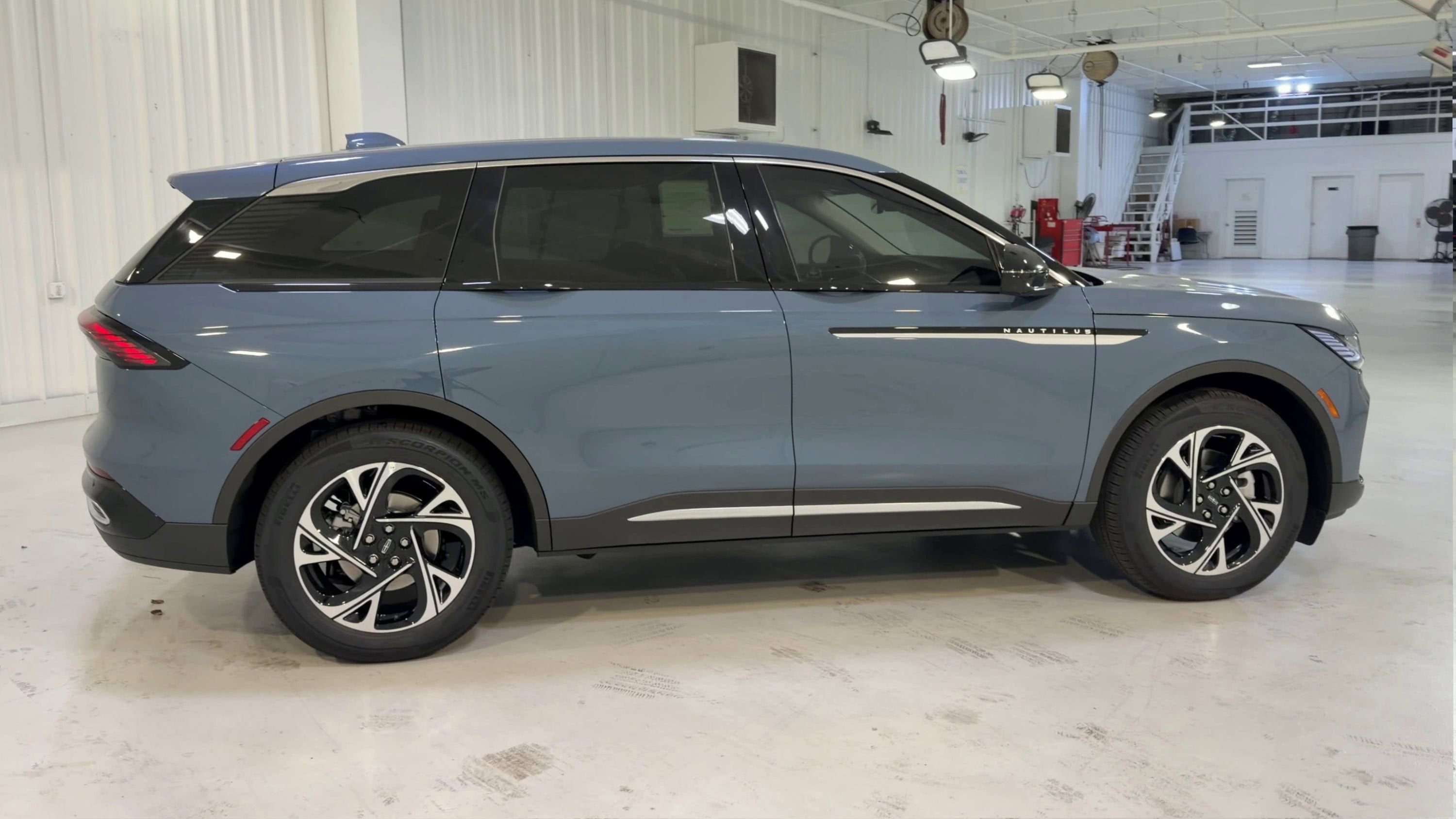 2026 Lincoln Nautilus Premiere Hybrid